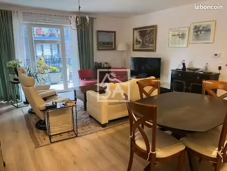 appartement 6 pièces 93 m²