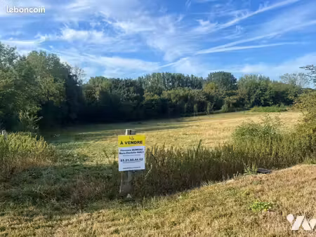 terrain 3347 m² etrun
