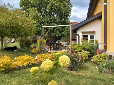 maison lumineuse et agréable à vivre
