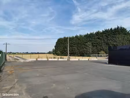 emplacement / parking de stockage 912 m2 situé sur la commune de quesnoy sur deûle