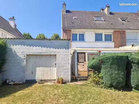 une maison semi-mitoyenne de 123 7 m²