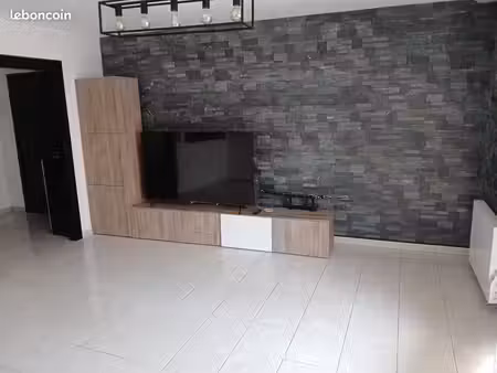 appartement 3 pieces de 62m2 balcon  cave et parking privé