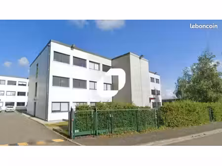 bureaux 1 240 m²
