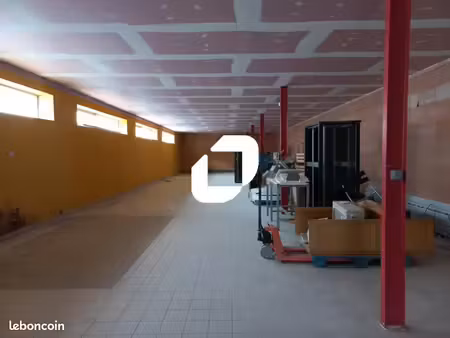 local commercial 660 m²