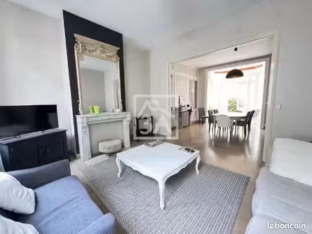 maison 9 pièces 200 m²