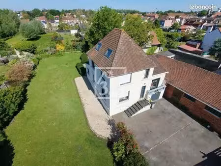 maison 10 pièces 160 m²
