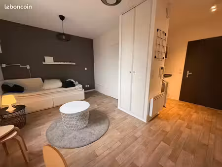 studio 1 pièce 22 m²