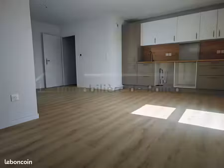 appartement 3 pièces 64 m²