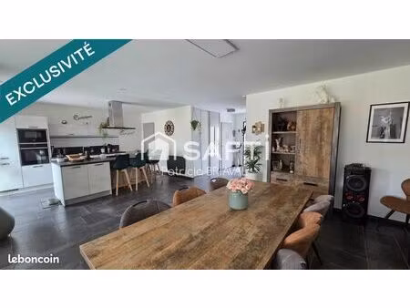 propriété 6 pièces 130 m²