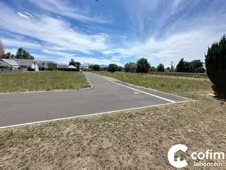 terrain 647 m² laloubère