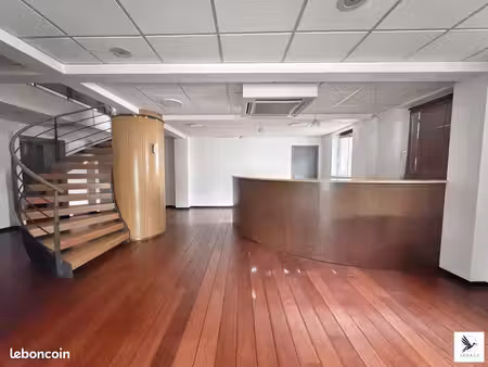maison 10 pièces 350000 m²