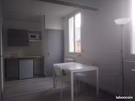 superbe appartement hyper centre face à la gare