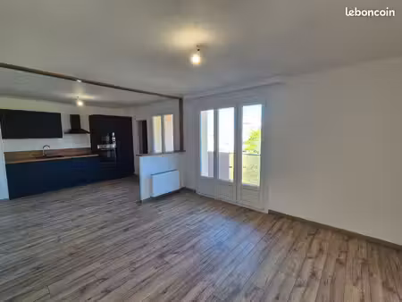 ? t3 de 83 m² entièrement rénové avec balcon - résidence recherchée au centre de digoin