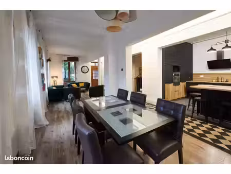 propriété 7 pièces 196 m²