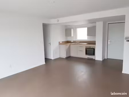 ​t2 lumineux de 50 m² avec balcon et parking sécurisé - auchy-les-mines
