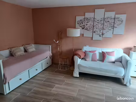confortable studio meublé avec piscine