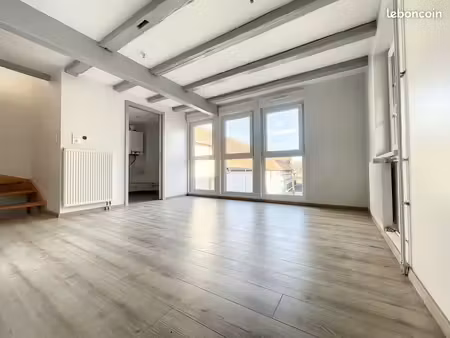 très beau f3 en triplex à entzheim centre
