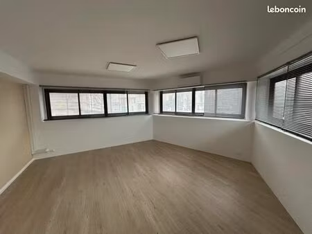 local bureaux 173 m²