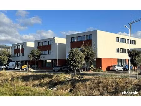 bureaux 152 m²