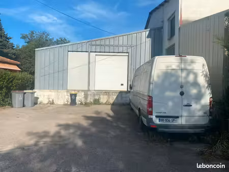 local entrepôt 150+40m2 isolé elne 650
