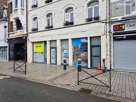 local commercial 319 m²