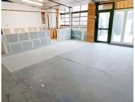 local 100 m2 + 40 m2 quartier joffre