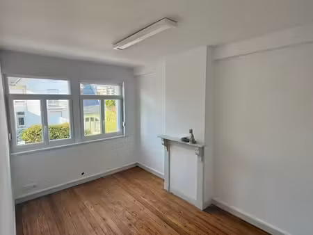 bureau 12 m² rénové – fibre – environnement professionnel – saint-omer