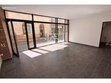 local commercial 28 m²