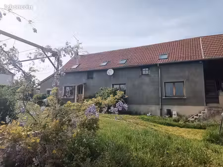 vente maison type longère avec dépendances et 11 hectares