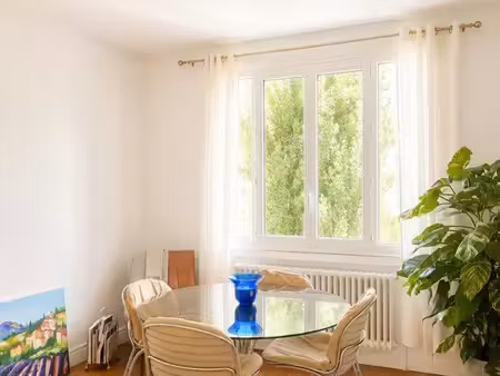 t2 45.4m² - triangle d’or - entière rénové - balcon - cave - proche commerces