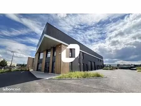 local d'activité 458 m²