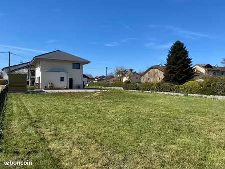 terrain à bâtir de 600 m² à sciez (74)