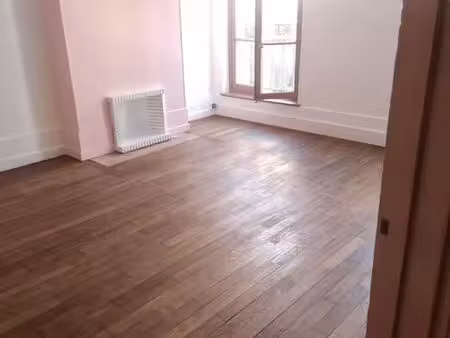 à louer – appartement rénové en plein cœur d'autun