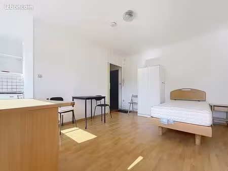 studio 1 pièce 25 m²