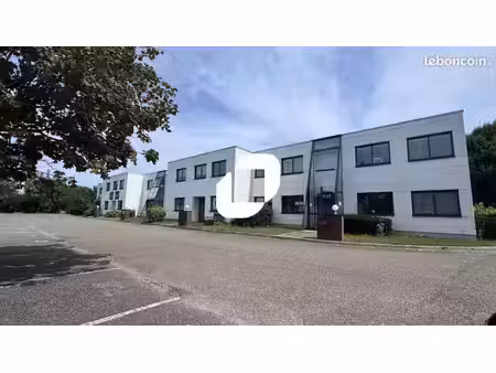 local bureaux 258 m²