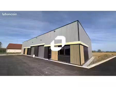 local d'activité 152 m²