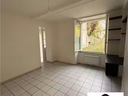 studio 1 pièce 28 m²