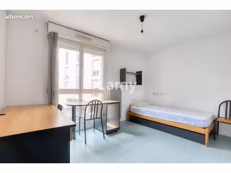 studio 1 pièce 19 m²
