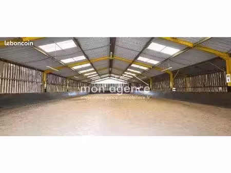local 1056 m² franqueville-saint-pierre