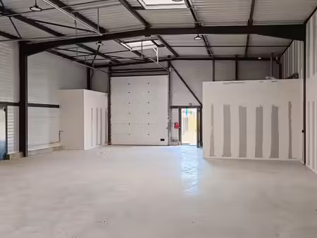 local 195 m² savigne l eveque