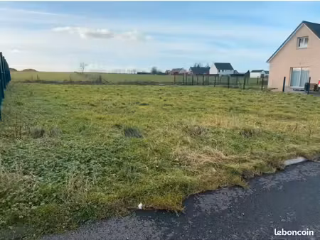 terrain 700 m² fresquiennes
