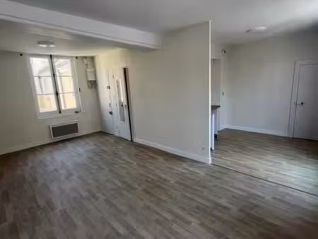 studio 1 pièce 33 m²
