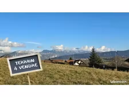 terrain 2100 m² lovagny