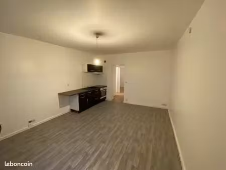f2 42m2 plein centre ville