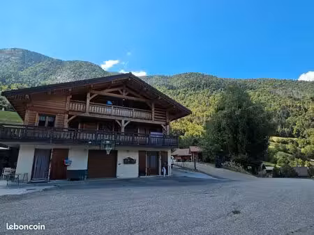 chalet thones