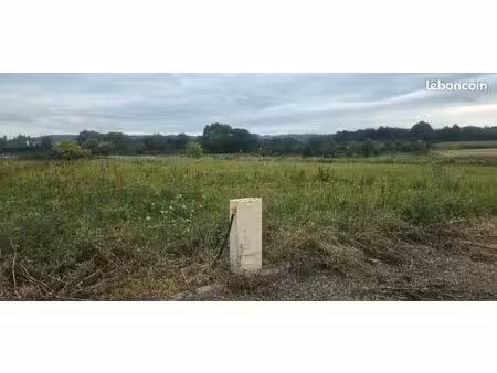 terrain 607 m² ecrainville