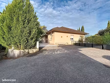 maison 7 pièces 216 m²