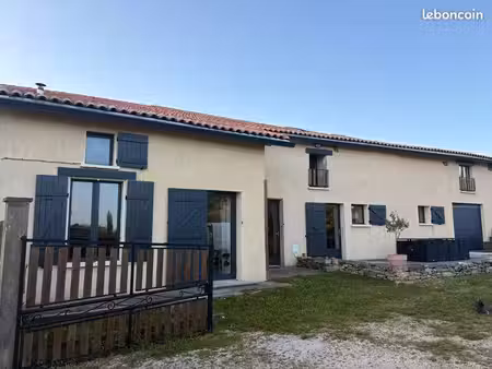 maison ancienne entièrement rénovée – 150 m² – lumineuse – chef-boutonne