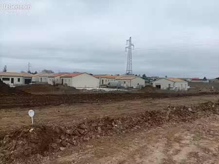terrain 369 m² echire