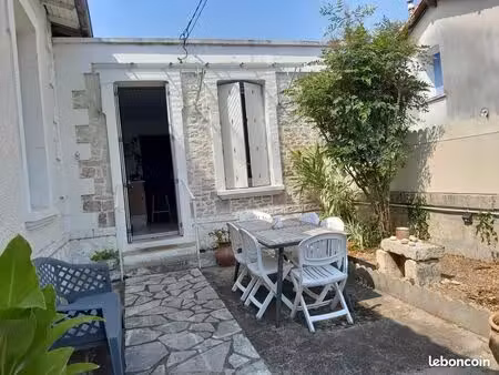 maison à vendre plain-pied dans un quartier calme